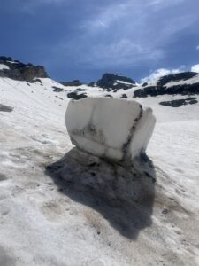 Bernhard Blum 1 Schmelzender Schnee auf dem Hohtuerli
